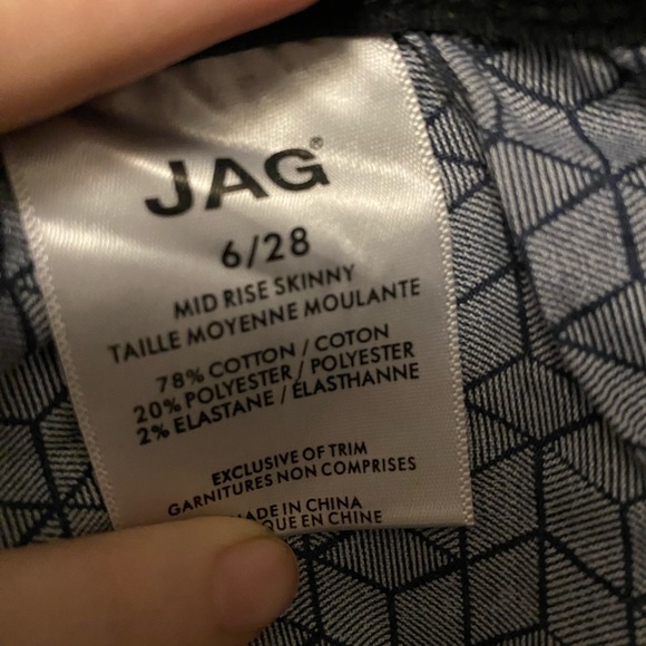 Embroidered Jag Mid-Rise Skinny Jeans - Picture 4 of 6